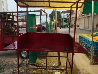 Lokhand ni baneli cart for panipuri, chinese stall Lokhand ni baneli cart for panipuri, chinese stall