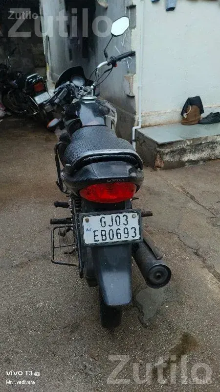 Black Suzuki Bike, 1 Owner - Bikes - Upleta - Image 3