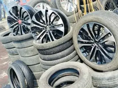 Alloy Wheels and Tyres for Innova Brezza i20 Alloy Wheels and Tyres for Innova Brezza i20