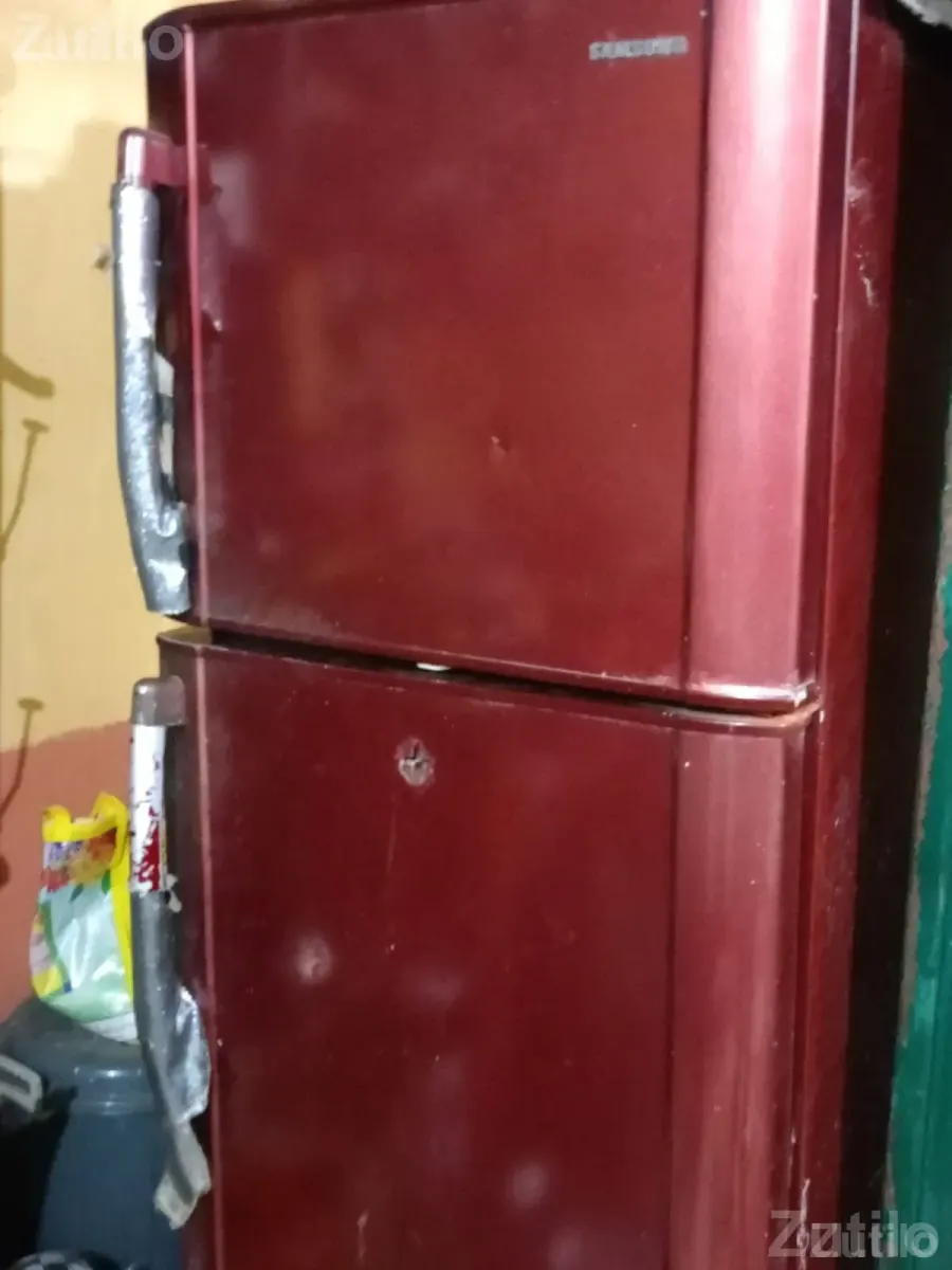 Samsung Refrigerator in Good Condition - ફ્રિજ - સુરત શહેર - Image 3