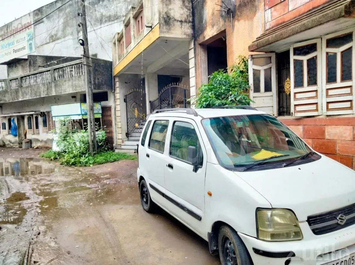 Maruti Suzuki WagonR White Used Car - Cars - Bardoli - Image 2