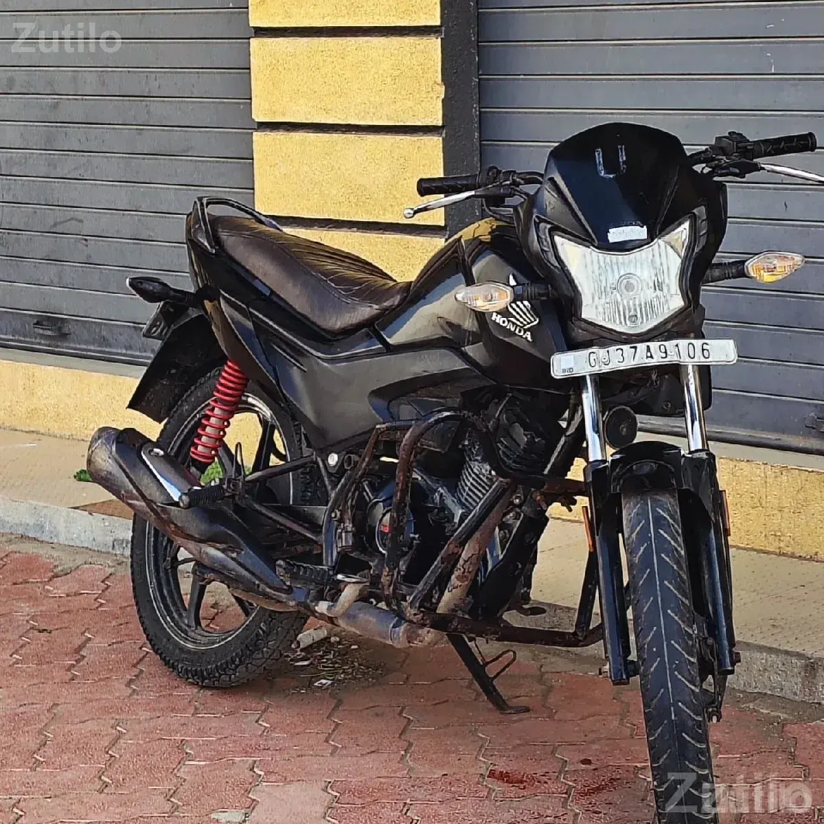 Honda Livo 2016 Black Bike for Sale - Bikes - Khambhalia - Image 2