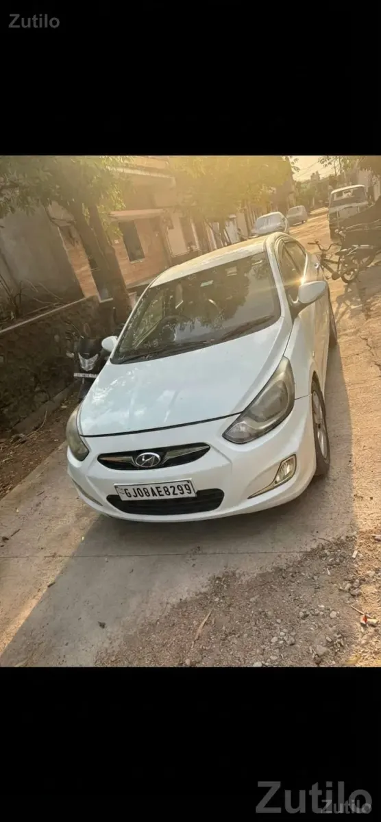 Hyundai Verna White Sedan for Sale - Cars - Palanpur - Image 2