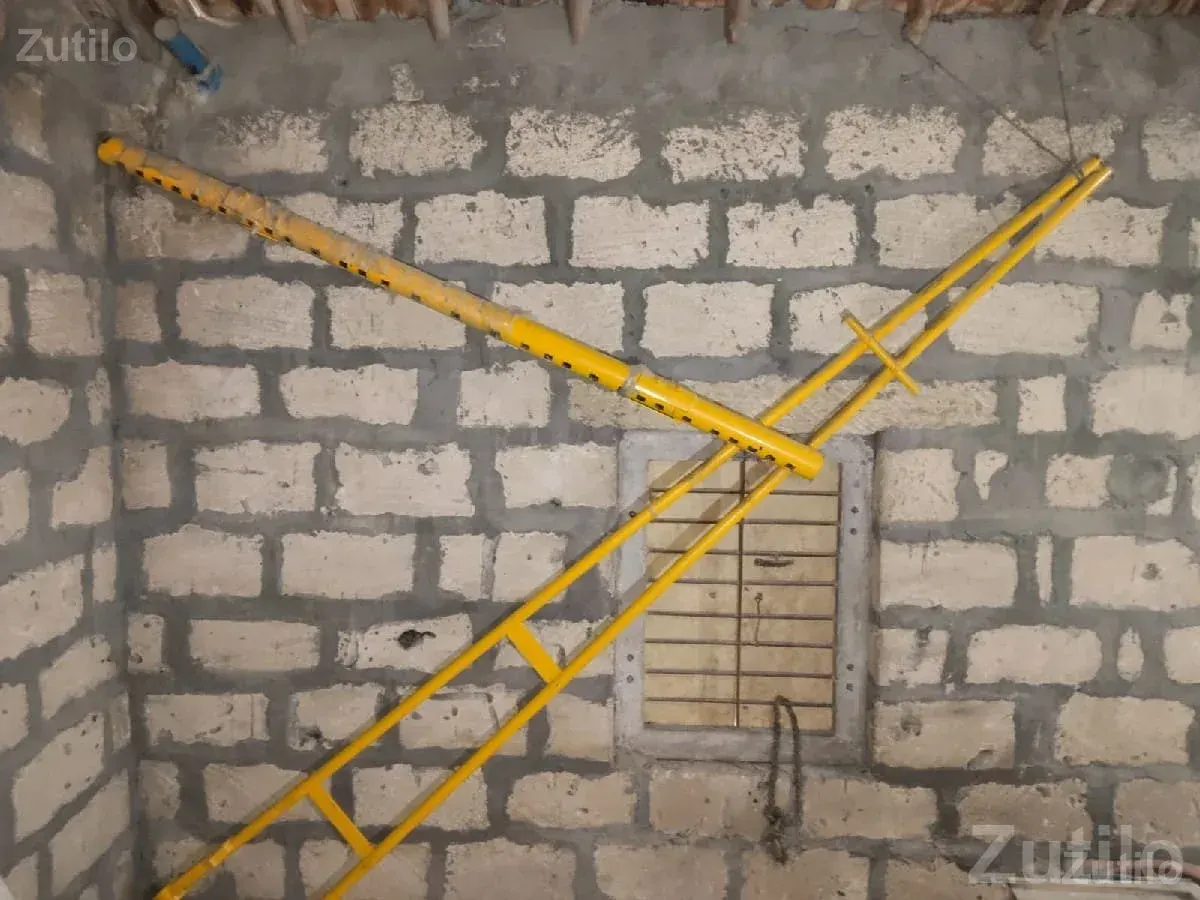 Yellow Metal Construction Support Frame - Other Industrial Items - Sutrapada - Image 3