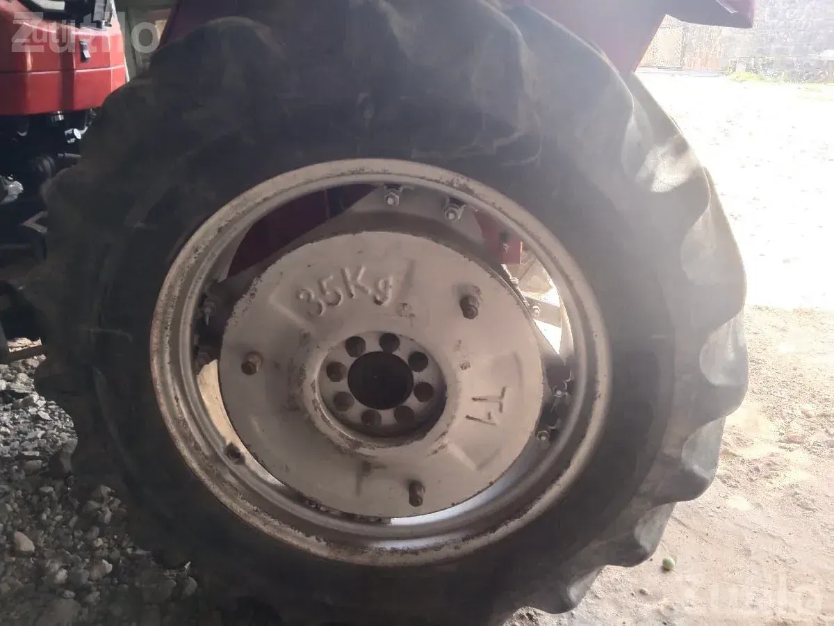 Used Tractor Tyre 12.4x28 Company Tyre - ઓટો પાર્ટ્સ - રણાવાવ - Image 2