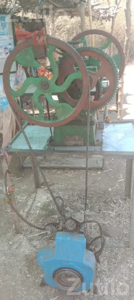 Sugarcane Juice Machine in Working Condition - Machinery - Mahuva - Image 2