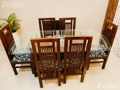 Wooden dining table with 6 chairs for Sale Wooden dining table with 6 chairs for Sale