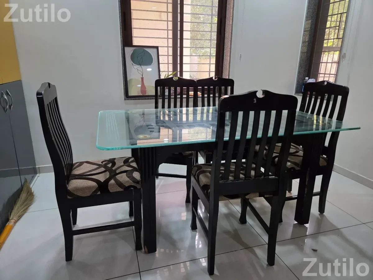 Teakwood dinning table-6 seater in charcoal black - ડાઇનિંગ ટેબલ અને સેટ - વડોદરા શહેર - Image 2