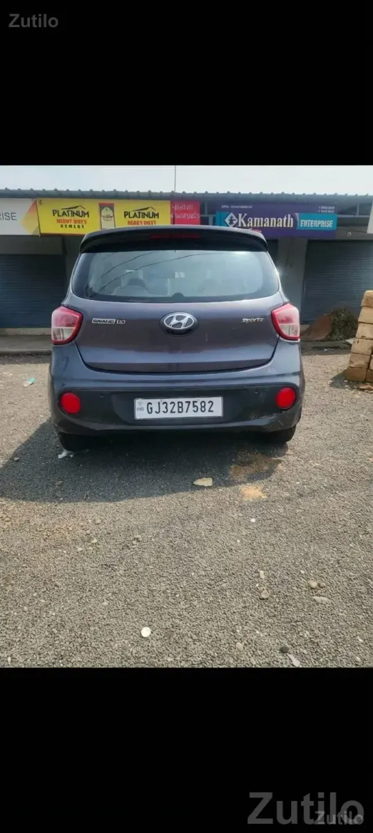 Hyundai i10 Sportz 1.2 Grey Hatchback - Cars - Keshod - Image 4