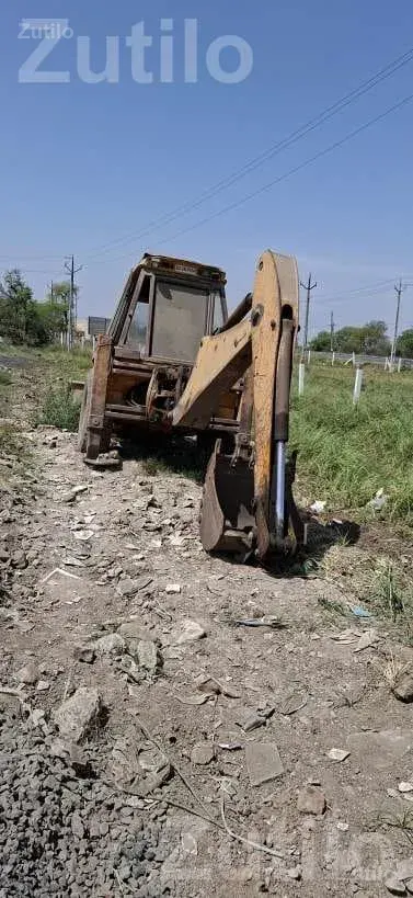 JCB Backhoe Loader 2004 Model for Scrap - Construction Vehicles - Kadi - Image 2