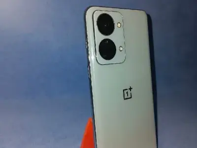 OnePlus 2T 5G smartphone with box OnePlus 2T 5G smartphone with box
