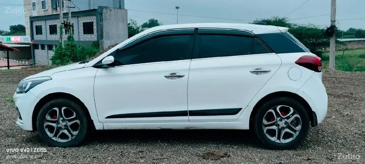 i20 - કાર - દ્વારકા - Image 1