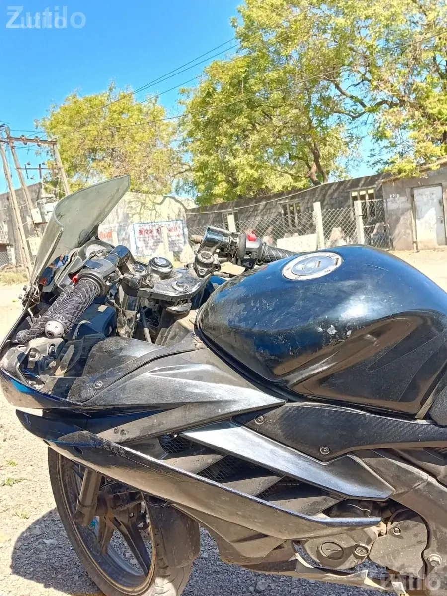 Yamaha Sports Bike in Black - Bikes - Keshod - Image 5