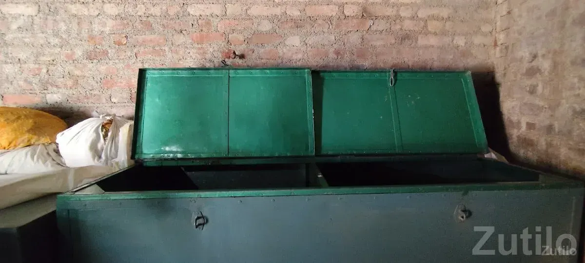 2-Compartment Iron Storage Box in Good Condition - Cupboards & Storage - Gondal - Image 2