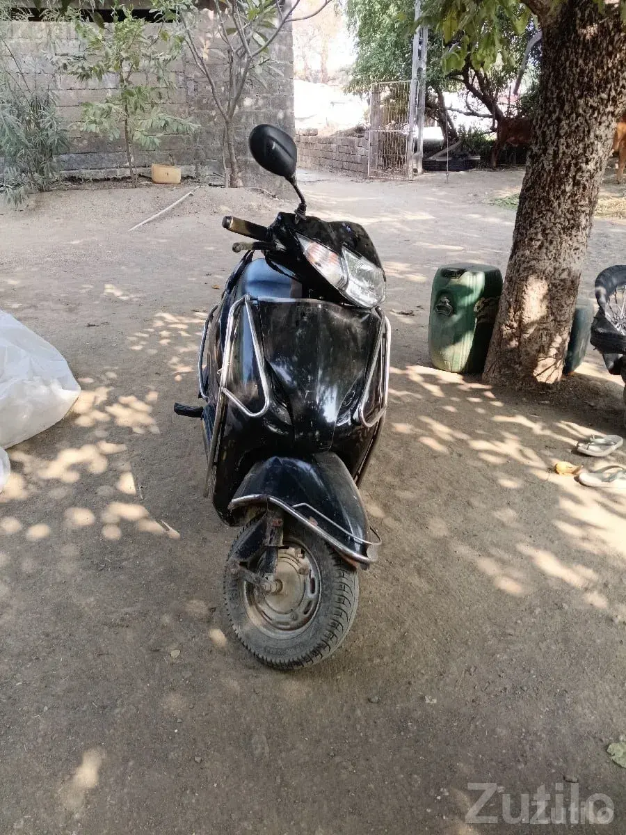 Used Honda Activa 2011 Black Scooter - Bikes - Manavadar - Image 2