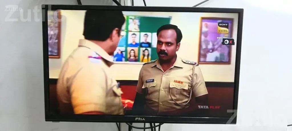 24 Inch LED TV with Remote - TVs - Babra - Image 3