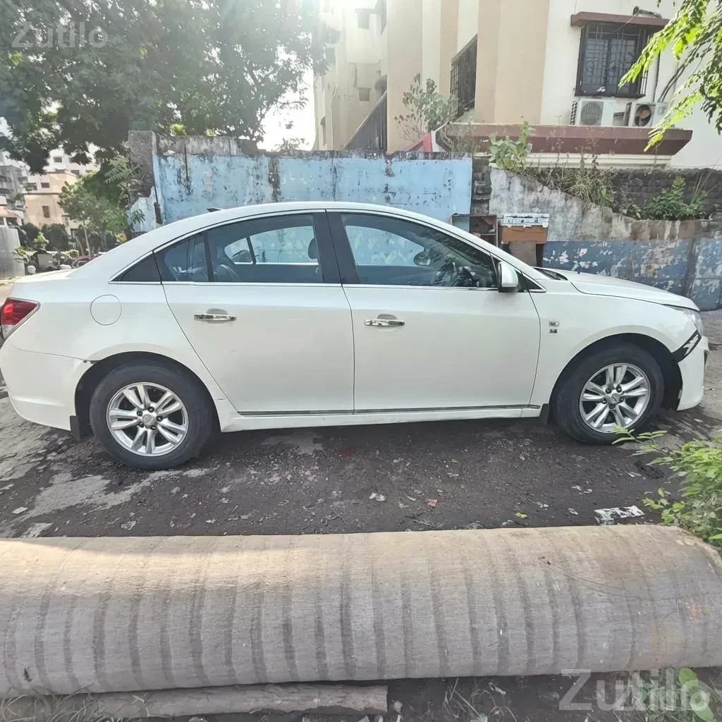 2014 Chevrolet Cruze LTZ Sedan White - Cars - Surat City - Image 3