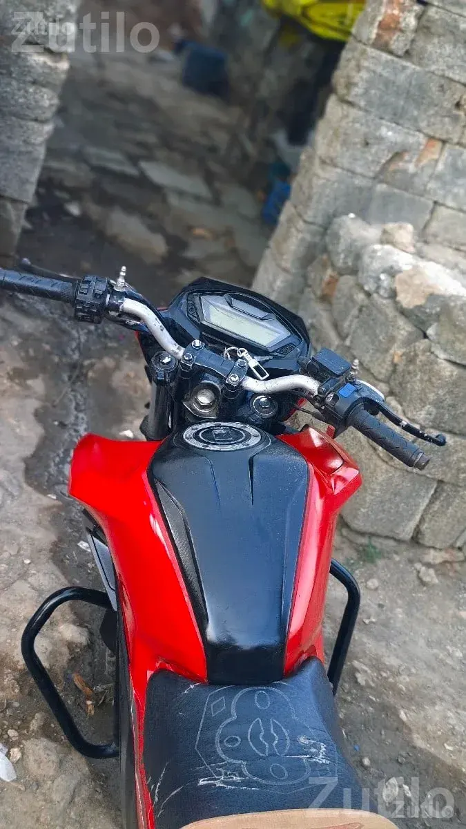 Honda Hornet 2017 Red Motorcycle - બાઇક્સ - જુનાગઢ - Image 2