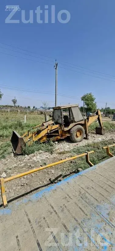 JCB Backhoe Loader 2004 Model for Scrap - Construction Vehicles - Kadi - Image 5