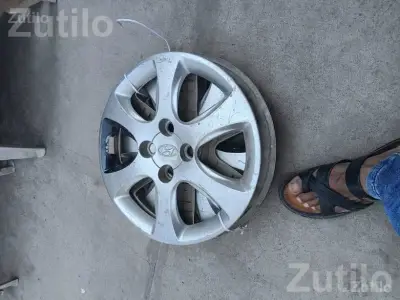Hyundai Four Wheeler Wheel Covers Set of 4 Hyundai Four Wheeler Wheel Covers Set of 4
