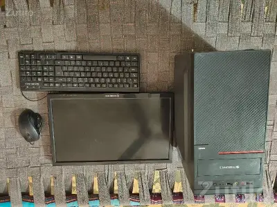 Desktop Computer Set with Monitor