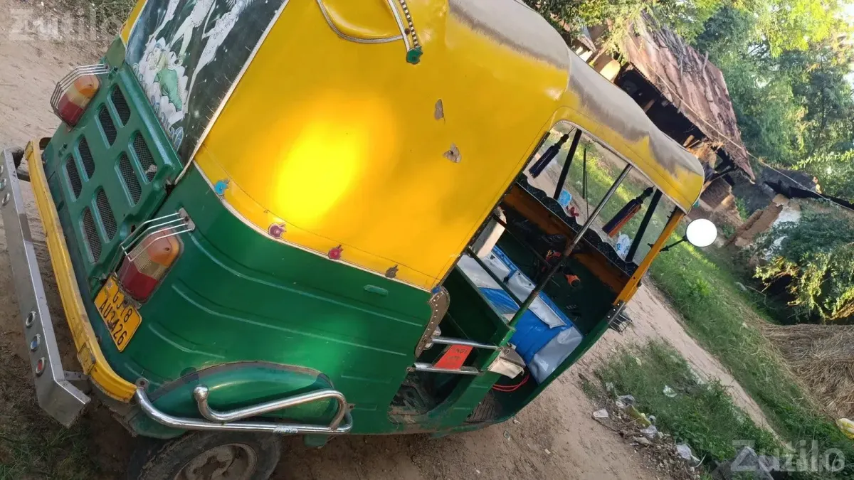 2011 CNG Auto Rickshaw with Rebuilt Engine - Auto Rickshaws - Nadiad - Image 4
