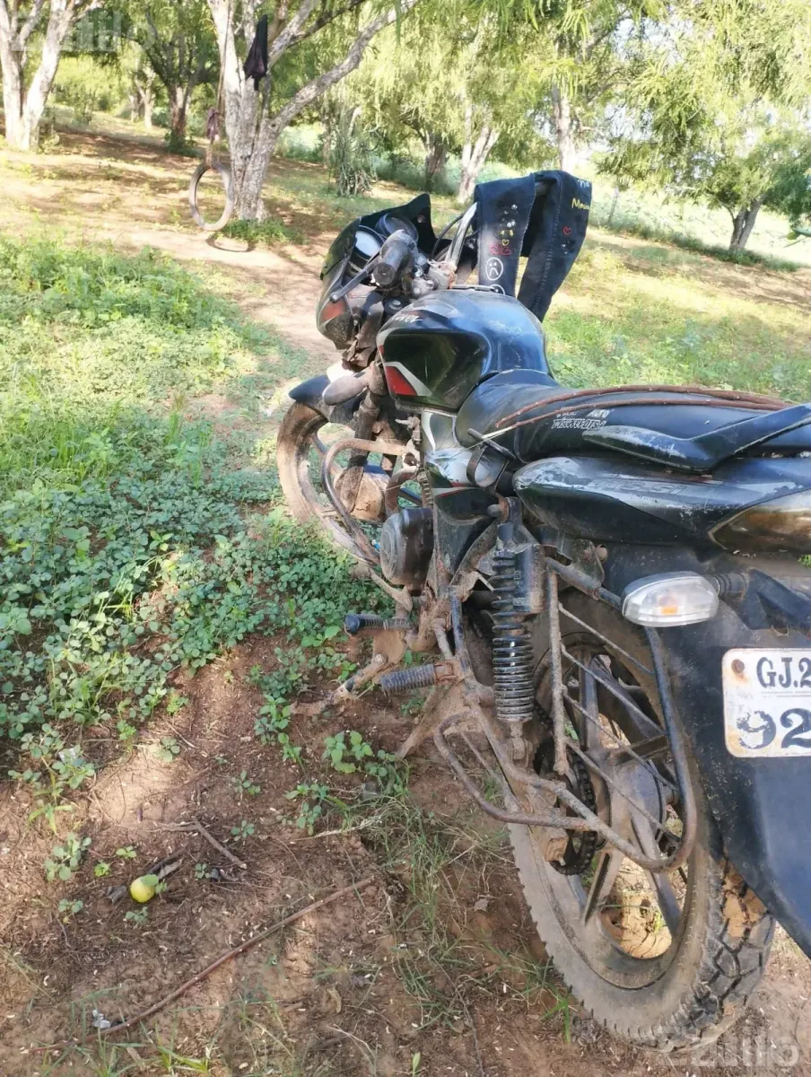 Bajaj Discover Motorcycle in Good Condition - Bikes - Vijapur - Image 3