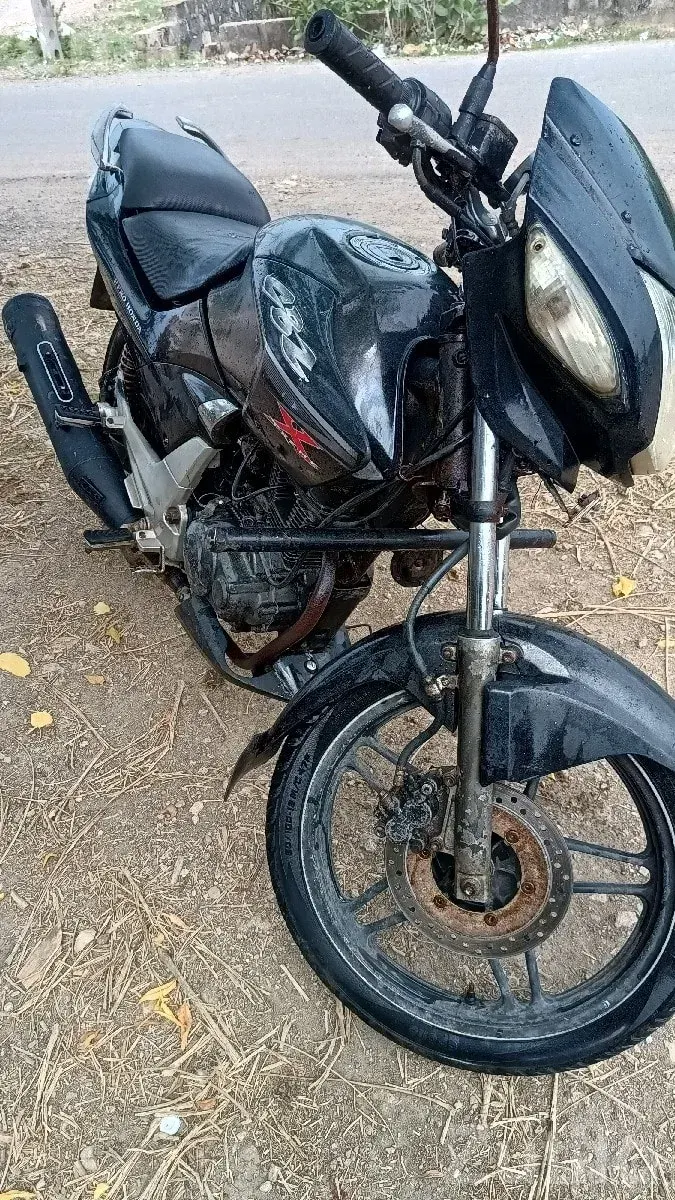 CBZ Xtreme 2012 Motorcycle in Running Condition - બાઇક્સ - પોરબંદર - Image 2