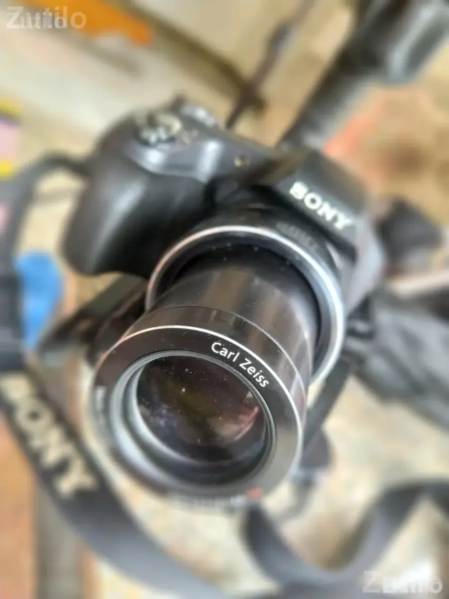 Sony DSC HX100V 30x Zoom Camera - કૅમેરા - દસ્ક્રોઇ - Image 1