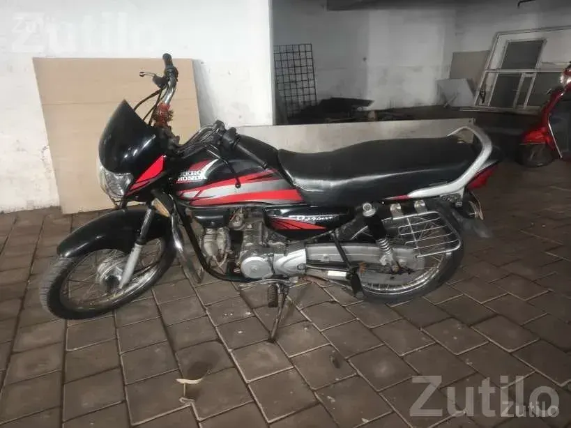 2012 Bajaj Platina Motorcycle - બાઇક્સ - વડોદરા શહેર - Image 2