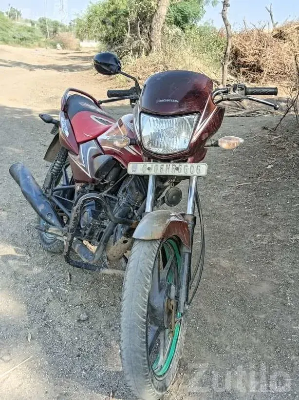 Honda Dream Yuga Bike Model 2014 - બાઇક્સ - મહુવા - Image 2