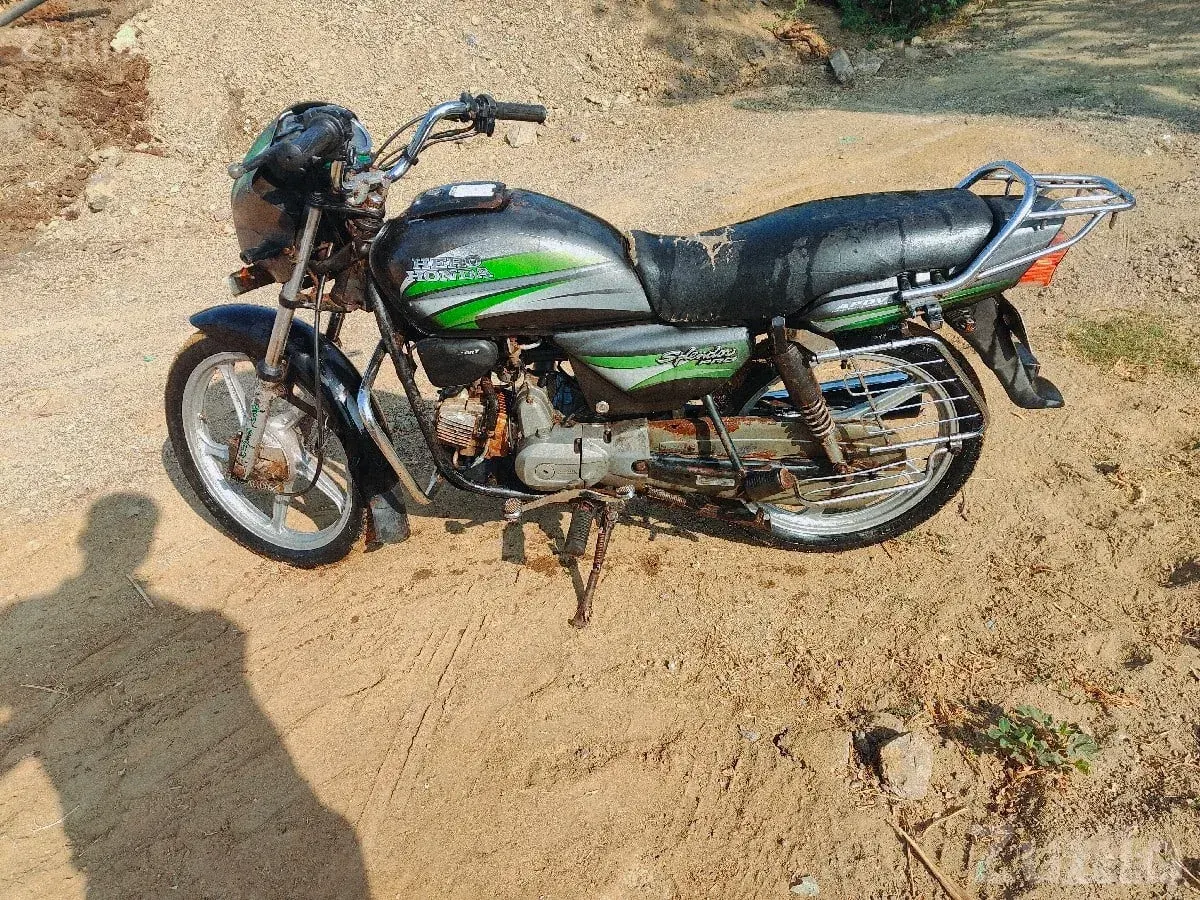 Hero Splendor 2011 Used Bike for Sale - Bikes - Bhanvad - Image 2