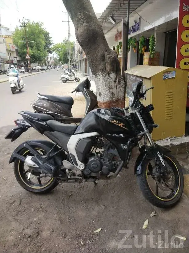 Yamaha FZ V2 2014 with 28500 km - બાઇક્સ - રાજકોટ શહેર - Image 2