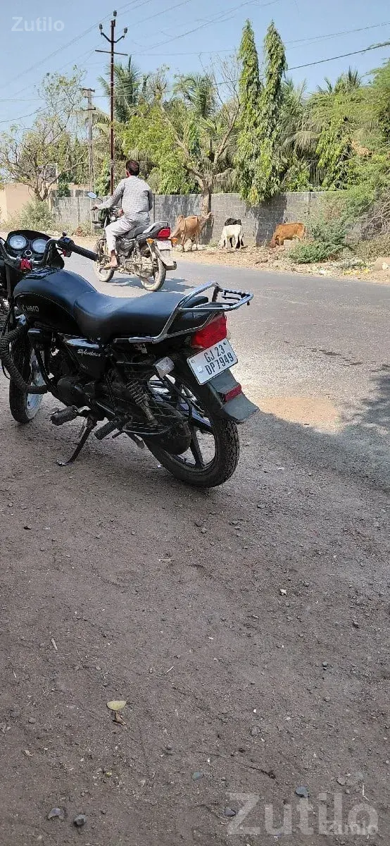 Hero Splendor 2023 Motorcycle - Bikes - Keshod - Image 2