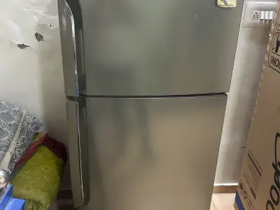 Double dore fridge only @4000