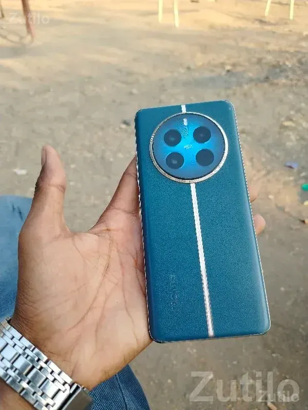 Sleek Full‑Screen Android Smartphone - મોબાઇલ ફોન - ધારી - Image 3
