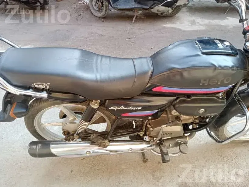 Hero Splendor 2023 Bike in Good Condition - Bikes - Surat City - Image 3