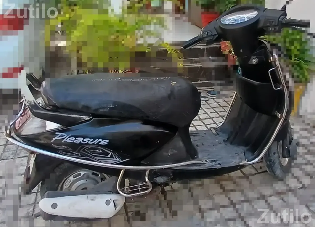Pleasure - Bikes - Palanpur - Image 4