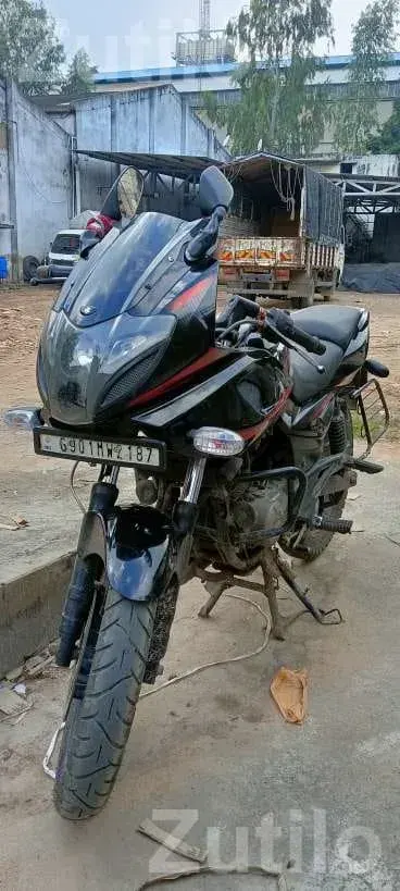 Bajaj Pulsar 220 2017 Petrol Bike - Bikes - Palanpur - Image 4