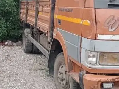 2011 Eicher 909 18 Ft Goods Truck