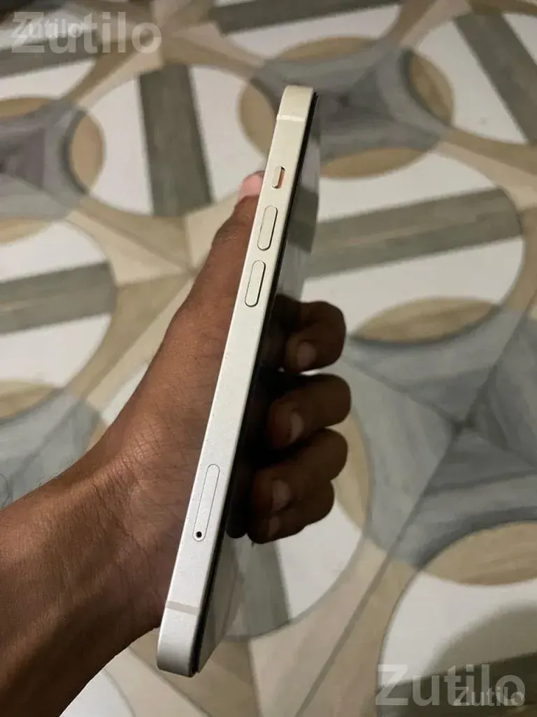 Apple iPhone 14 White in Tip Top Condition - મોબાઇલ ફોન - કેશોદ - Image 4