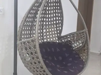 One Seater Modern Swing (1 year old) One Seater Modern Swing (1 year old)