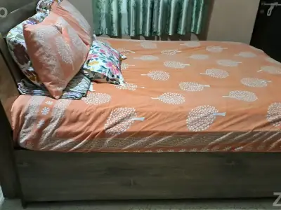 Queen Size Bed with Mattress Queen Size Bed with Mattress