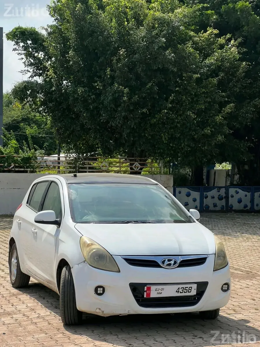 Hyundai i20 2011 Petrol Top Model - કાર - ભાવનગર શહેર - Image 2