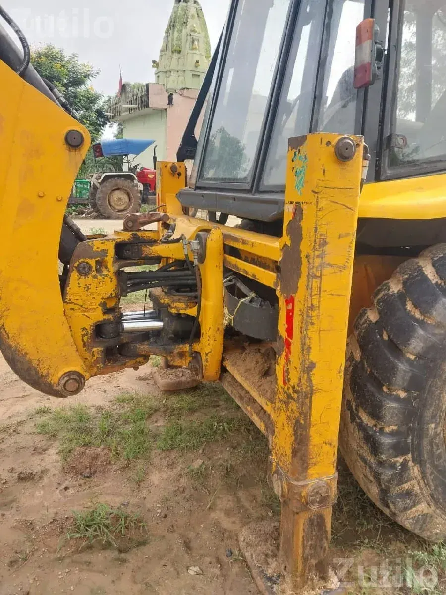JCB 3DX Backhoe Loader with Kirloskar Engine - Construction Vehicles - Jamnagar City - Image 2