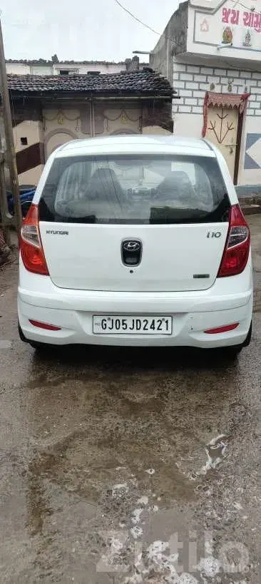2013 Hyundai i10 Petrol CNG Hatchback - કાર - લાઠી - Image 3
