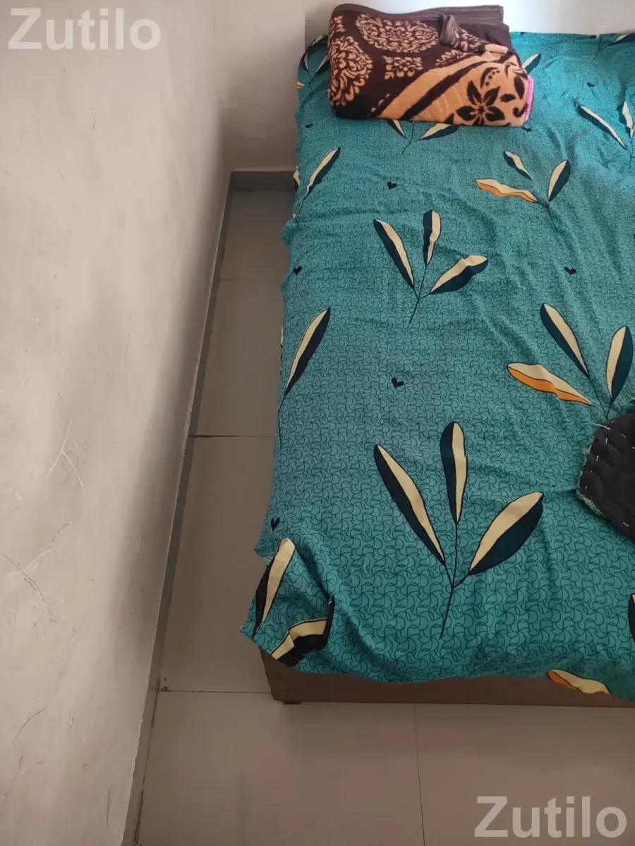 Single bed - Beds & Mattresses - Ahmedabad City - Image 5