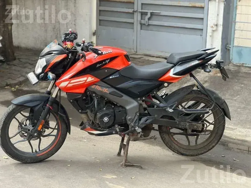 2023 Bajaj Pulsar Bike Red and Black - Bikes - Vadodara City - Image 3