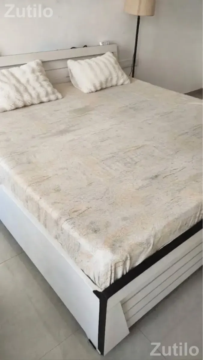 Wooden Queen size bed with Mattress - Beds & Mattresses - Ahmedabad City - Image 3