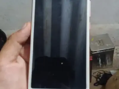 Redmi 6 A મોબાઇલ વેચવાનો છે Redmi 6 A મોબાઇલ વેચવાનો છે